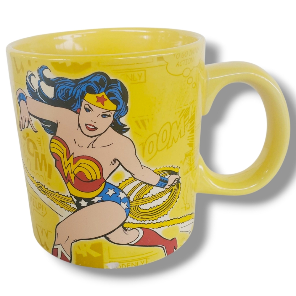 Wonder Woman Yellow Coffee Mug Logo Cup DC Comics 12 oz - Picture 4 of 4